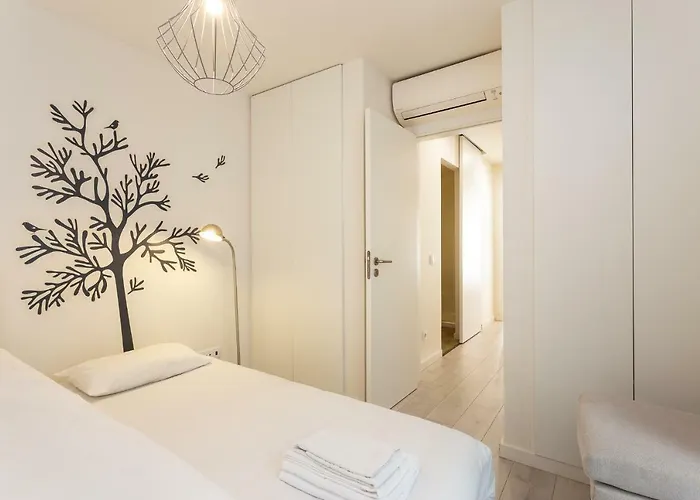 Martim Moniz - Tram 28 * Lisboa