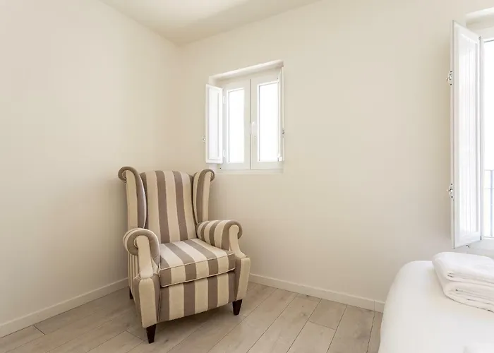 Martim Moniz - Tram 28 * Lisboa