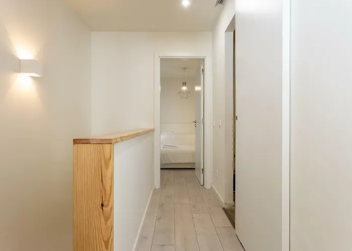 Martim Moniz - Tram 28 Lisboa