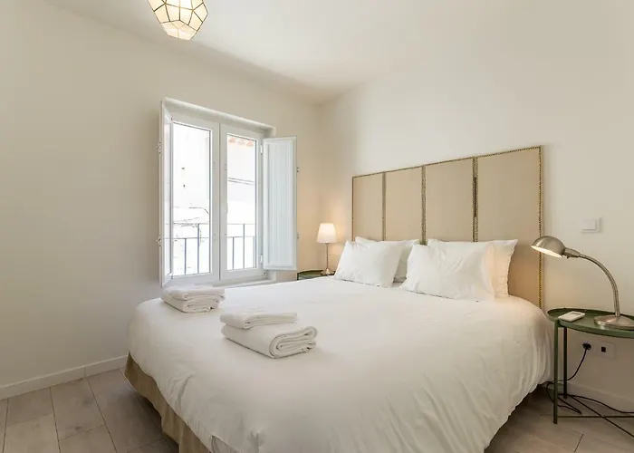 Martim Moniz - Tram 28 Lisboa