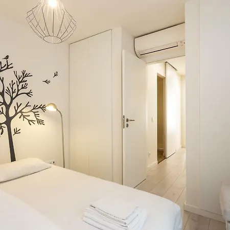 Martim Moniz - Tram 28 * Лісабон