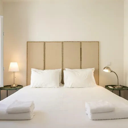 Martim Moniz - Tram 28 Лісабон