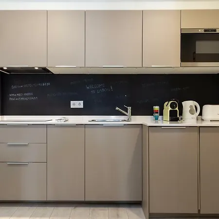 Martim Moniz - Tram 28 Апартаменти *